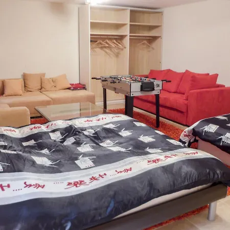 De L'au Apartment